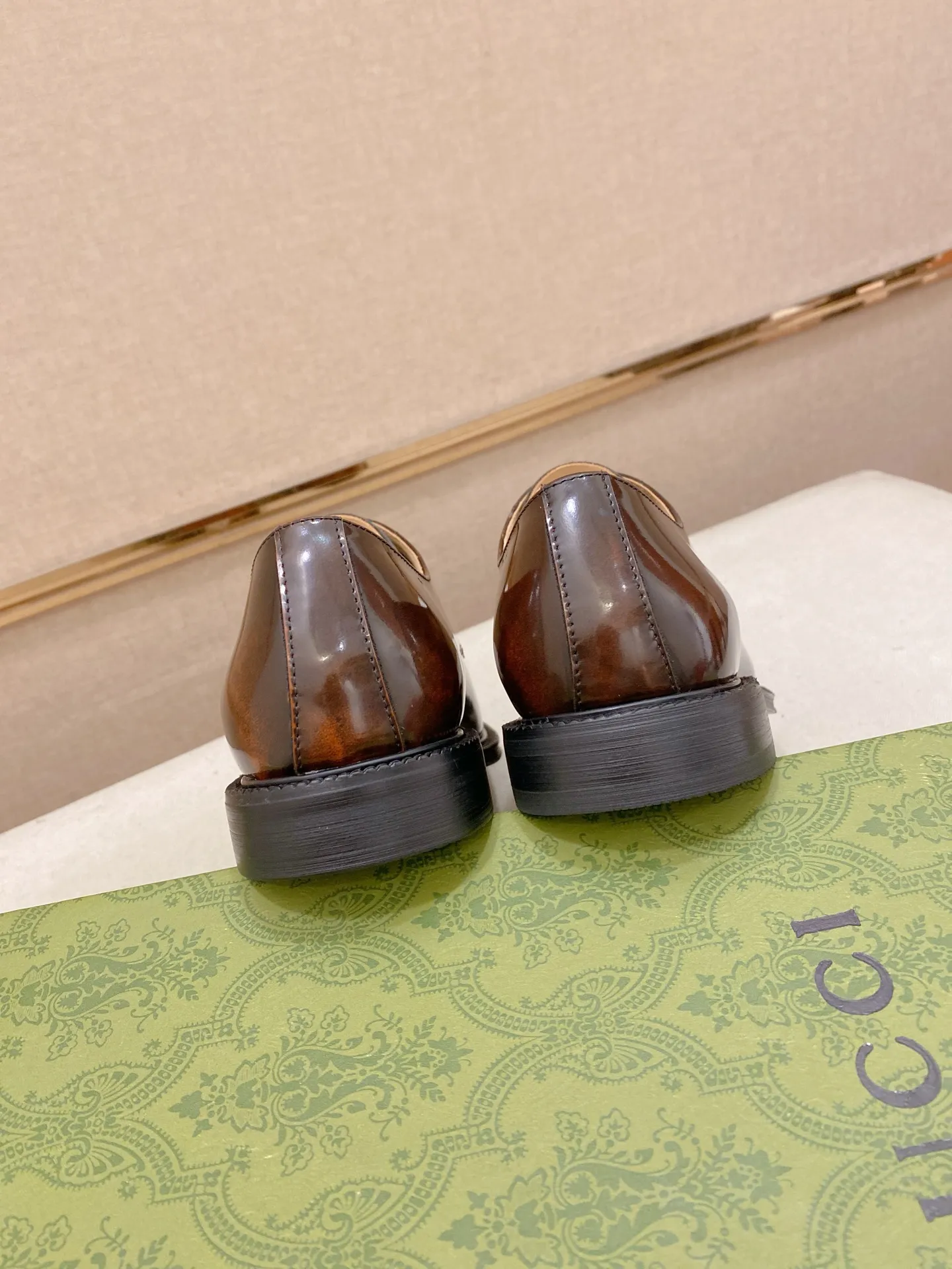 Men's shoes 💰: 520💰 (GUCCI) new series ss hot new products 💢 💠 Casual leather shoes 👞, first layer of cowhide, upper hardware buckles and logo on the sides of the shoe, brand logo on the insole and sole 💠 💎Upper: 100% cowhide 💎Inner: cowhide/100% 💎Feet: cowhide/100% 💎Sole: rubber/100% 💎SIZE: 38 39 40 41 42 43 44 Can be customized 45